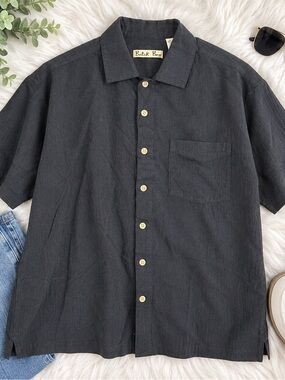 Batek Bay Men’s Black Textured Short Sleeve